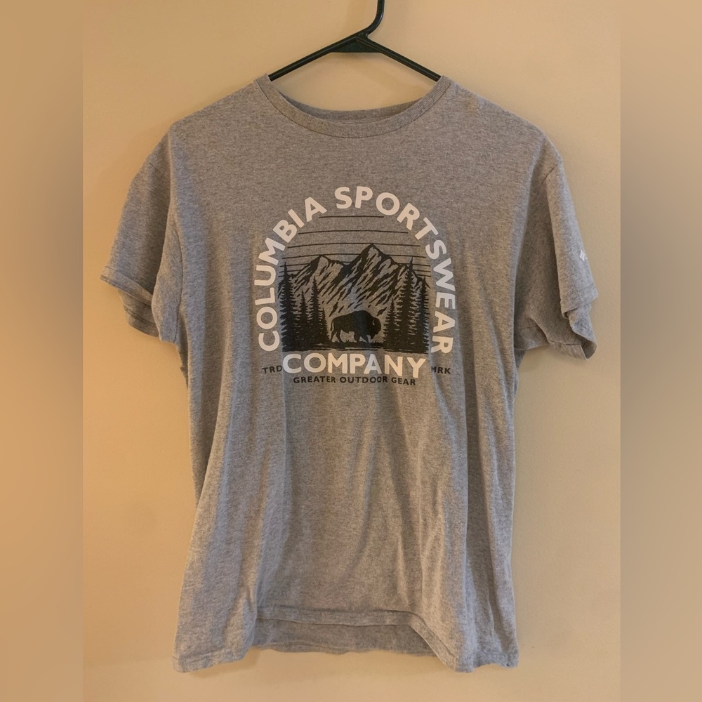 Columbia graphic tee